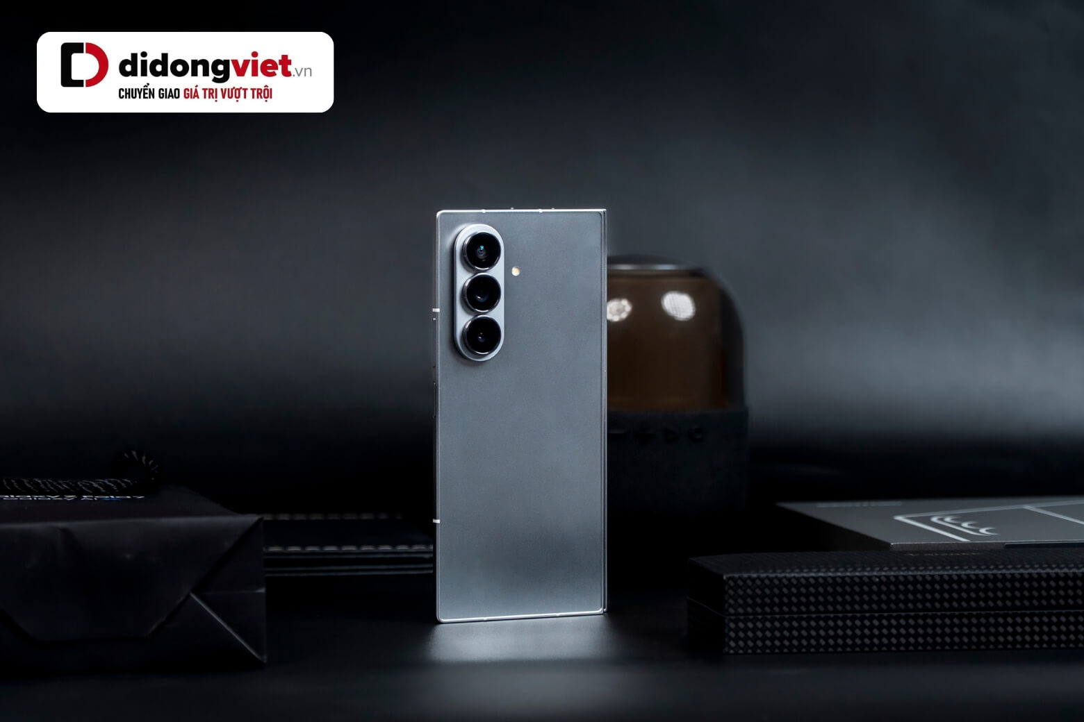 Trên tay Samsung Galaxy Z Fold7 camera 200MP