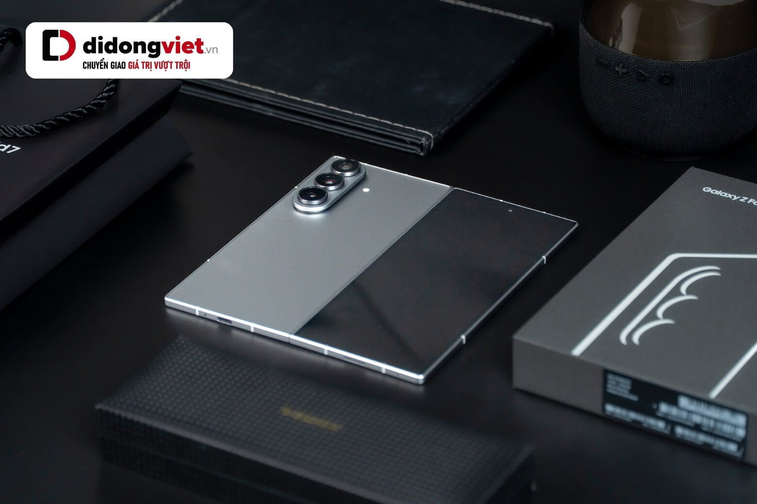 Trên tay Samsung Galaxy Z Fold7 thiết kế mỏng 4.2mm
