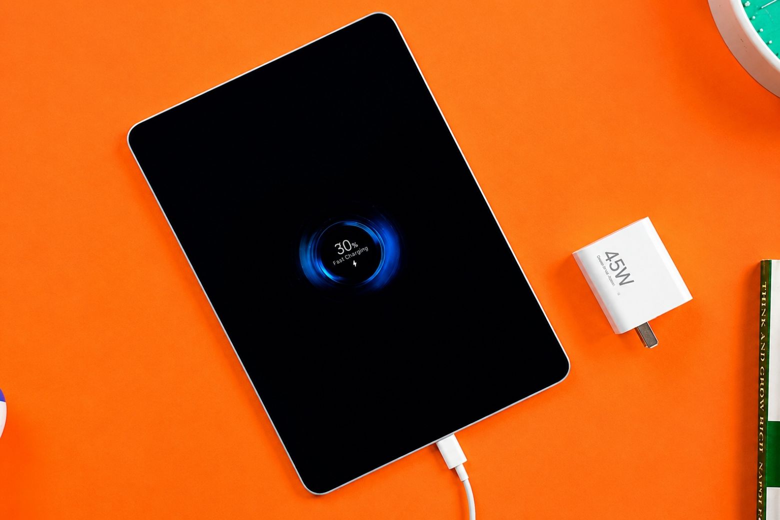 Trên tay Xiaomi Pad 8 viên pin 9200mAh