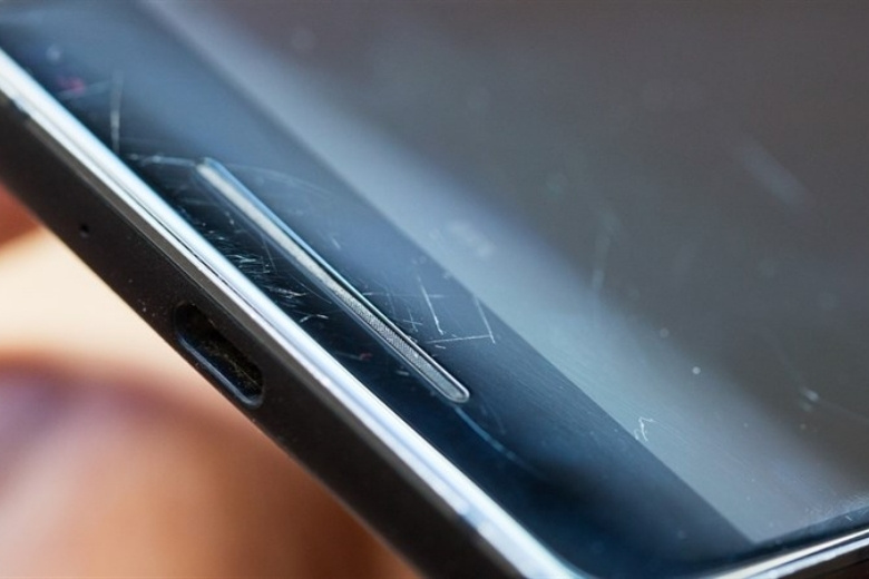 Thuật ngữ "Scratch" trên điện thoại cũ là gì? 7 Xước rạch, xước sâu trên điện thoại