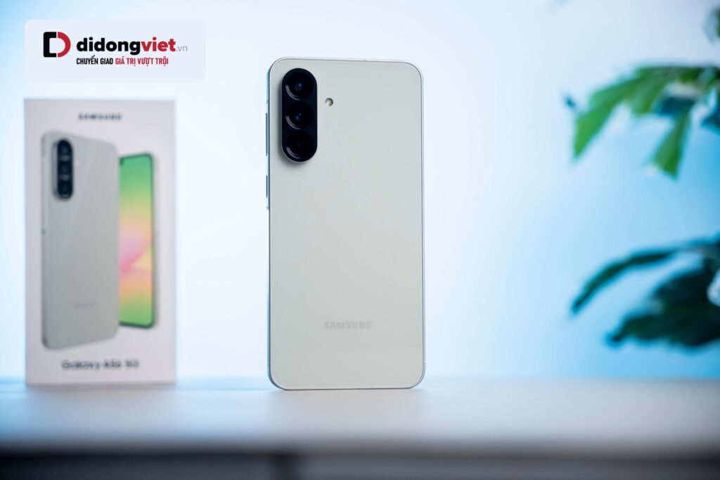 Có nên mua Samsung A56 ở thời điểm hiện tại? 17 Galaxy A56 5G sở hữu khung nhôm cao cấp và kính Gorilla Glass Victus+ cho độ bền vượt trội.