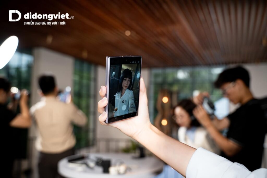 Có nên mua Samsung Galaxy Z Fold8? Đánh giá chi phí và trải nghiệm thực tế 10 Đánh đổi S Pen và camera tele để đạt thiết kế siêu mỏng.