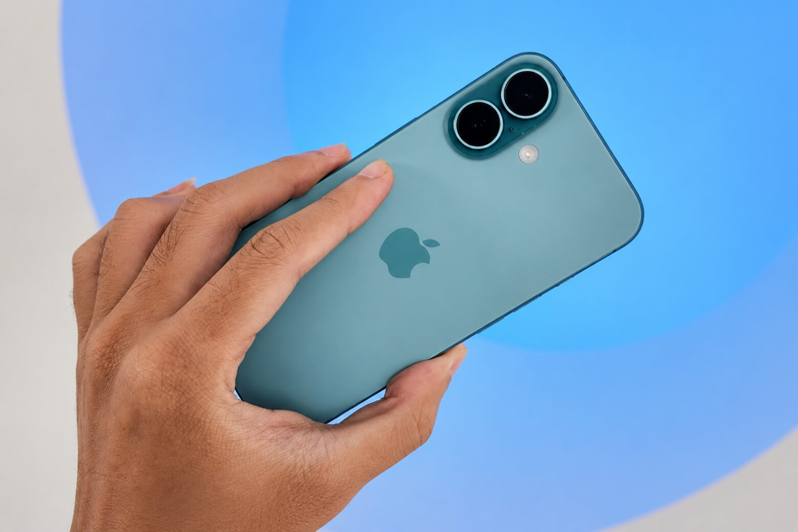 iPhone 16 màu mòng két thiết kế thực tế