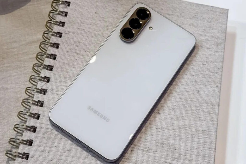 Samsung A56 có mấy màu? Gợi ý chọn màu thực tế và hợp mệnh 7 Samsung A56 có mấy màu