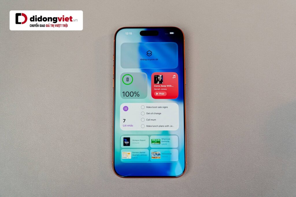 Apple Intelligence tập trung on-device AI bảo mật, tóm tắt nhanh và ghi nhớ ngữ cảnh hội thoại liền mạch.