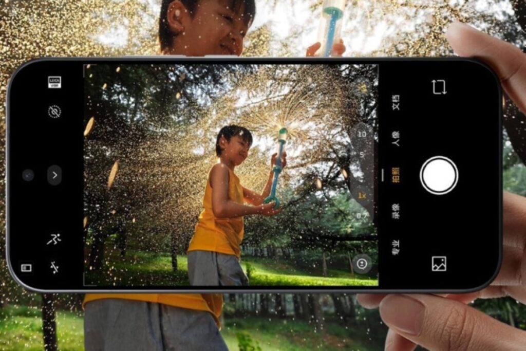 So sánh chi tiết iPhone 17 Pro Max và Xiaomi 17 Pro Max 16 Xiaomi 17 Pro Max với camera Leica cho ảnh màu sắc đậm chất hoài cổ, sẵn sàng đăng mạng xã hội ngay.