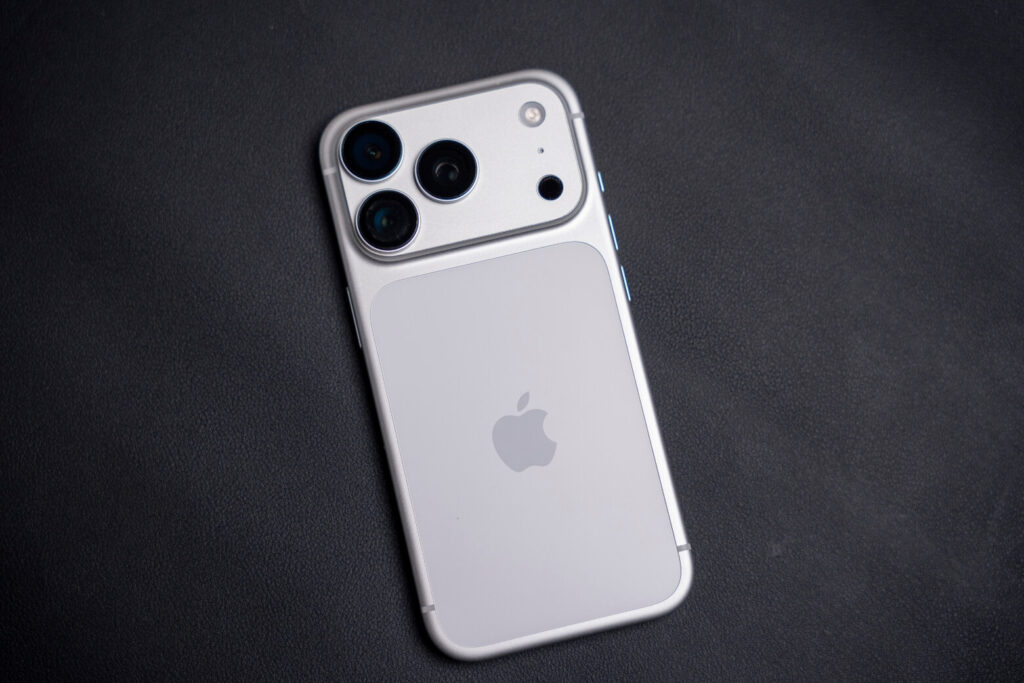 iPhone 17 Pro chính hãng VN/A ghi điểm với hậu mãi an tâm, hỗ trợ lâu dài và khả năng giữ giá tốt