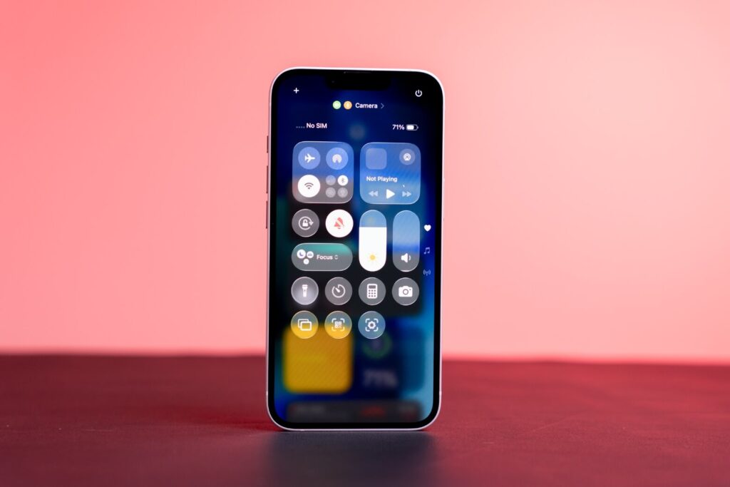 So sánh iPhone 17e và Google Pixel 10a: Chọn AI chụp ảnh hay bài toán sử dụng ổn định 3 năm 10 So sánh iPhone 17e và Google Pixel 10a
