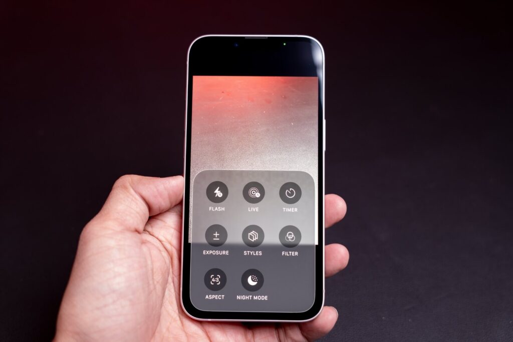 So sánh iPhone 17e và OPPO Reno15: Nên chọn giữ giá lâu dài hay trải nghiệm thực tế? 14 So sánh iPhone 17e và OPPO Reno15