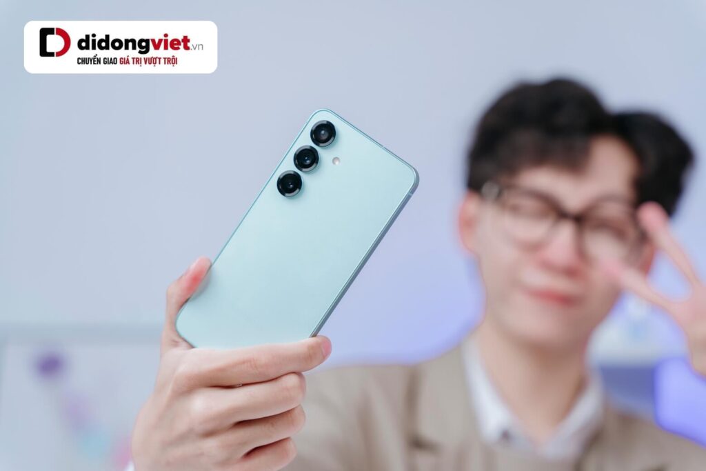 So sánh iPhone 17e và Samsung Galaxy S25: Nên chọn hệ sinh thái hay màn hình mượt? 13 So sánh iPhone 17e và Samsung Galaxy S25