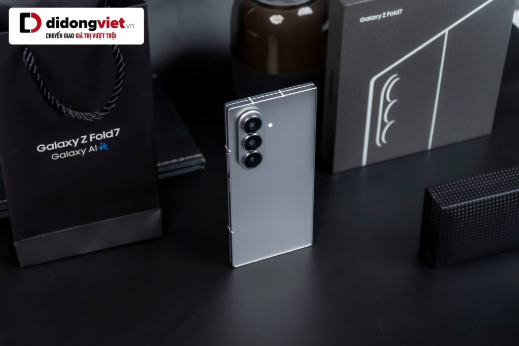 Galaxy Z Fold7 đánh đổi một phần tính năng và độ bền để đạt thiết kế siêu mỏng