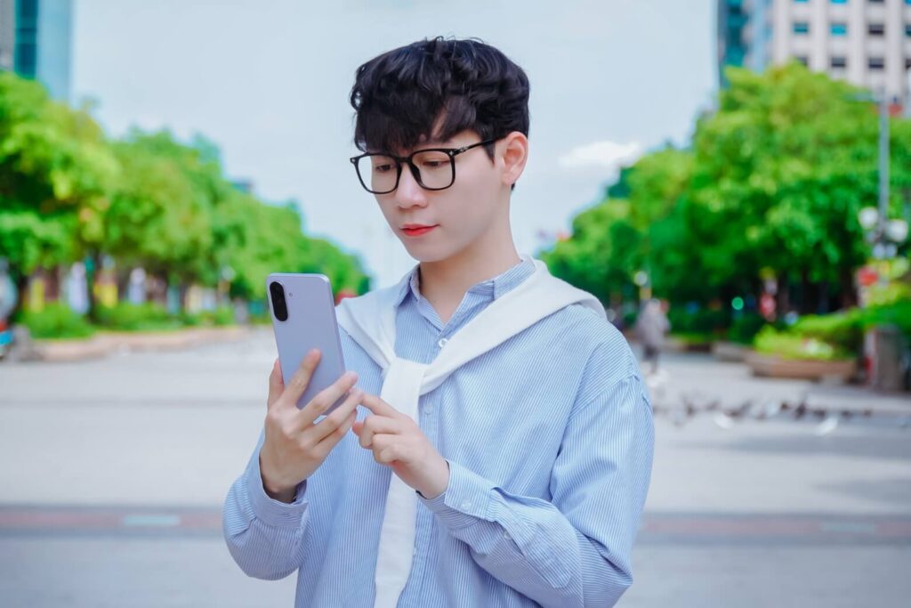 So sánh chi tiết OPPO Reno15 F và Samsung Galaxy A36 12 Galaxy A36 nhỉnh hơn về hiệu năng nhờ Snapdragon 6 Gen 3 với xung nhịp CPU cao hơn đối thủ.