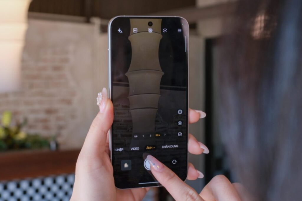 So sánh chi tiết OPPO Reno15 F và Samsung Galaxy A36 14 OPPO Reno15 F nổi bật với camera selfie 50MP AF và thuật toán AI tối ưu ảnh chân dung đẹp mắt.
