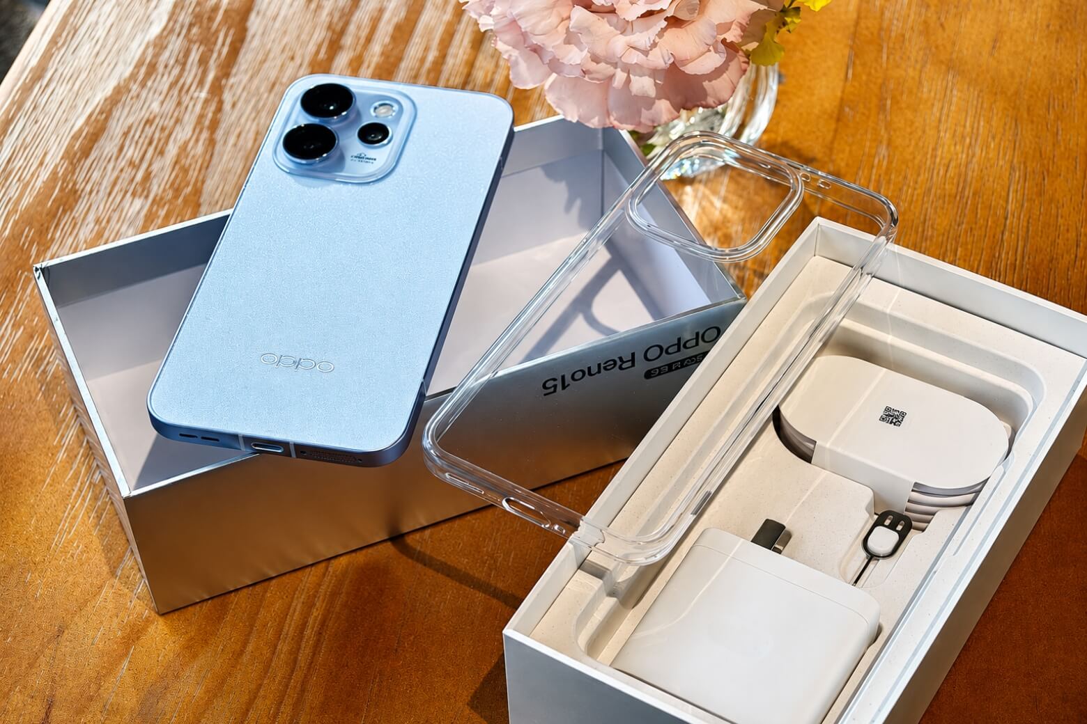 So sánh OPPO Reno15 và iPhone 16: Lựa chọn smartphone nào phù hợp với bạn? 7 So sánh OPPO Reno15 và iPhone 16 pin sạc