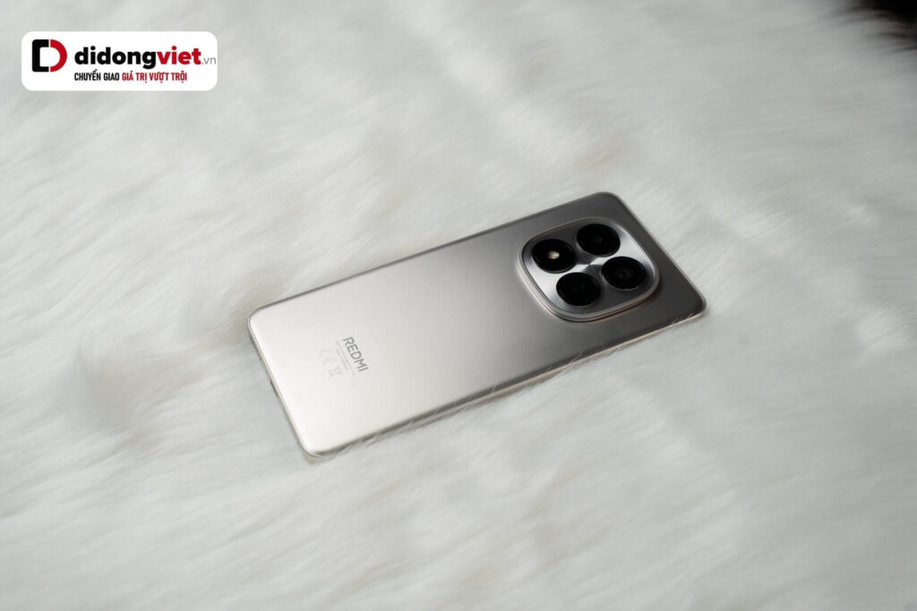 So sánh Redmi Note 15 và Redmi Note 15 5G: Chênh lệch khoảng 1.5 triệu, nên chọn máy nào? 12 Redmi Note 15 5G ghi điểm với Snapdragon 6 Gen 3, camera OIS 108MP và thiết kế siêu mỏng chỉ 7,35mm.