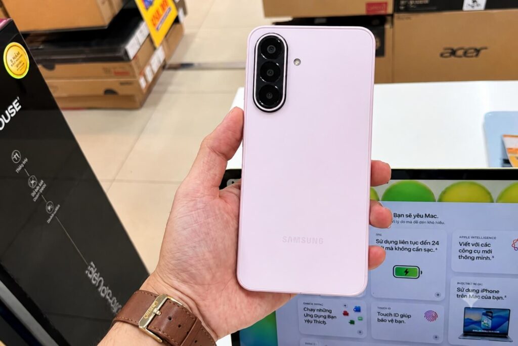 So sánh Samsung A27 5G và vivo Y31d để tìm ra điện thoại phù hợp với nhu cầu sử dụng 9 Samsung A27 5G mỏng 7,8 mm, kính Gorilla Glass Victus+ cho cảm giác cầm chắc tay