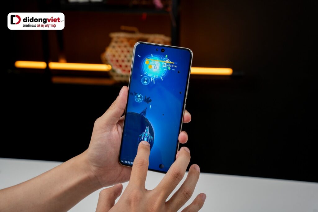 So sánh Samsung A27 5G và Xiaomi Redmi Note 15 Pro 5G chi tiết 12 Redmi Note 15 Pro 5G nổi bật với hiệu năng Dimensity 7400-Ultra, đổi lại chuẩn nhớ UFS 2.2 chưa thật sự tối ưu.