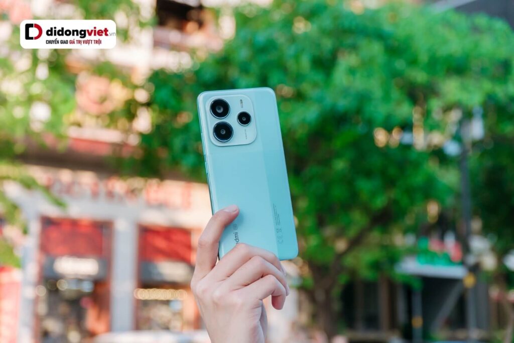 So sánh Samsung Galaxy A17 5G và Redmi Note 14 5G: Chọn bền bỉ hay phá cách? 17 Redmi Note 14 5G nổi bật với hiệu năng mạnh, chơi game mượt và quản lý RAM tốt nhưng có thể nóng nhanh khi tải nặng