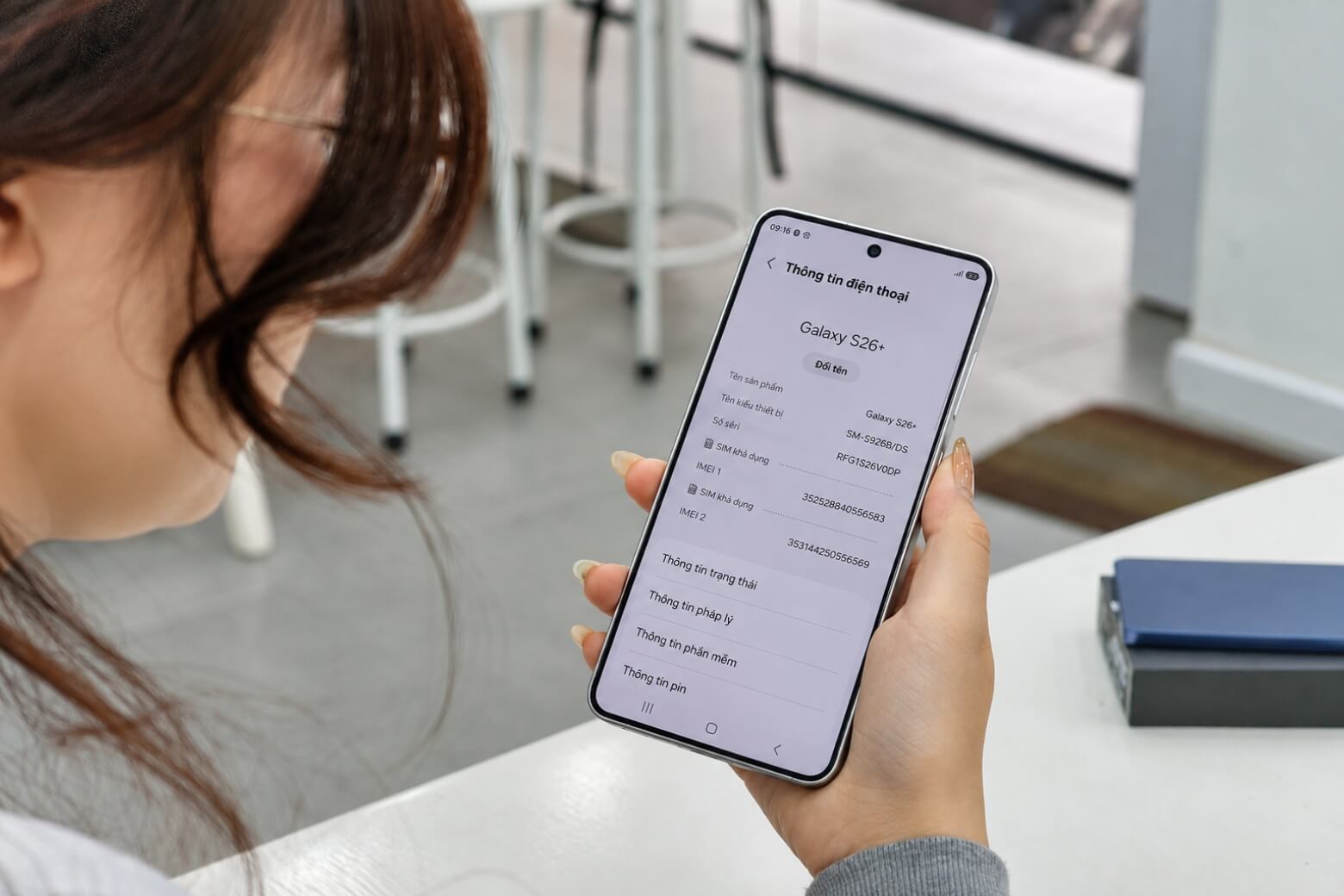 So sánh Samsung Galaxy S26 Plus và iPhone Air đánh giá toàn diện 10 So sánh Samsung Galaxy S26 Plus và iPhone Air pin