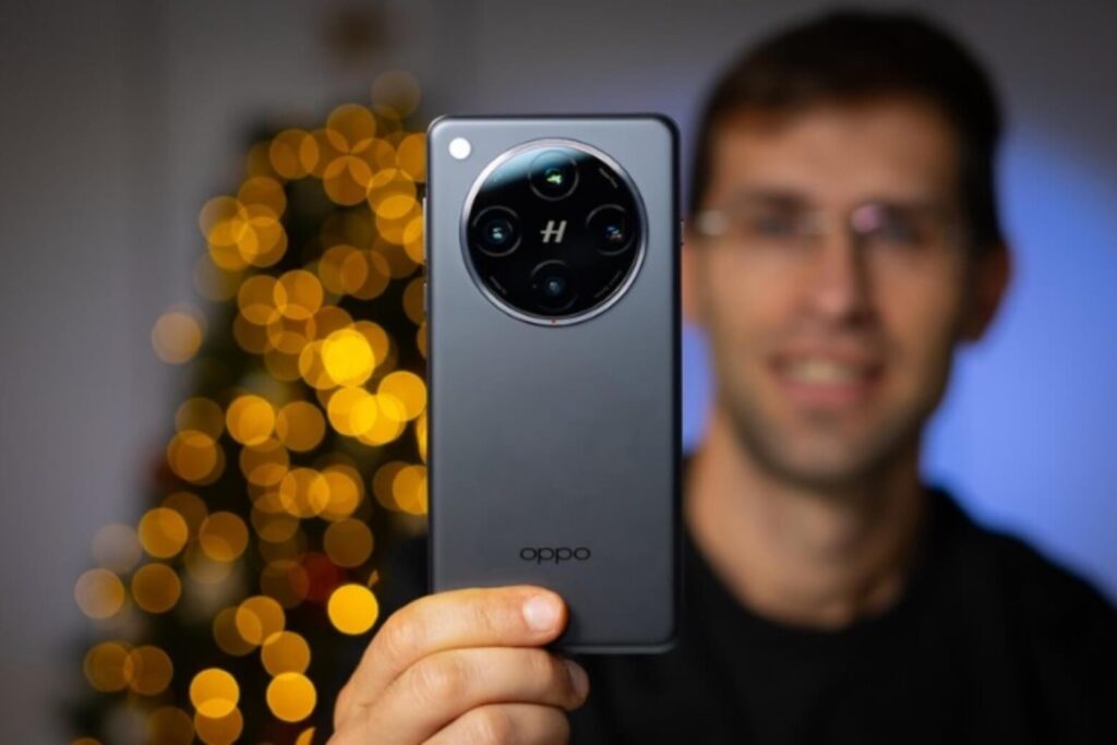 So sánh Samsung Galaxy S26 Plus và OPPO Find X8 Pro chi tiết 13 OPPO Find X8 Pro nổi bật với thiết kế đầm chắc, cụm camera lớn và viên pin dung lượng cao hướng đến trải nghiệm sử dụng bền bỉ.