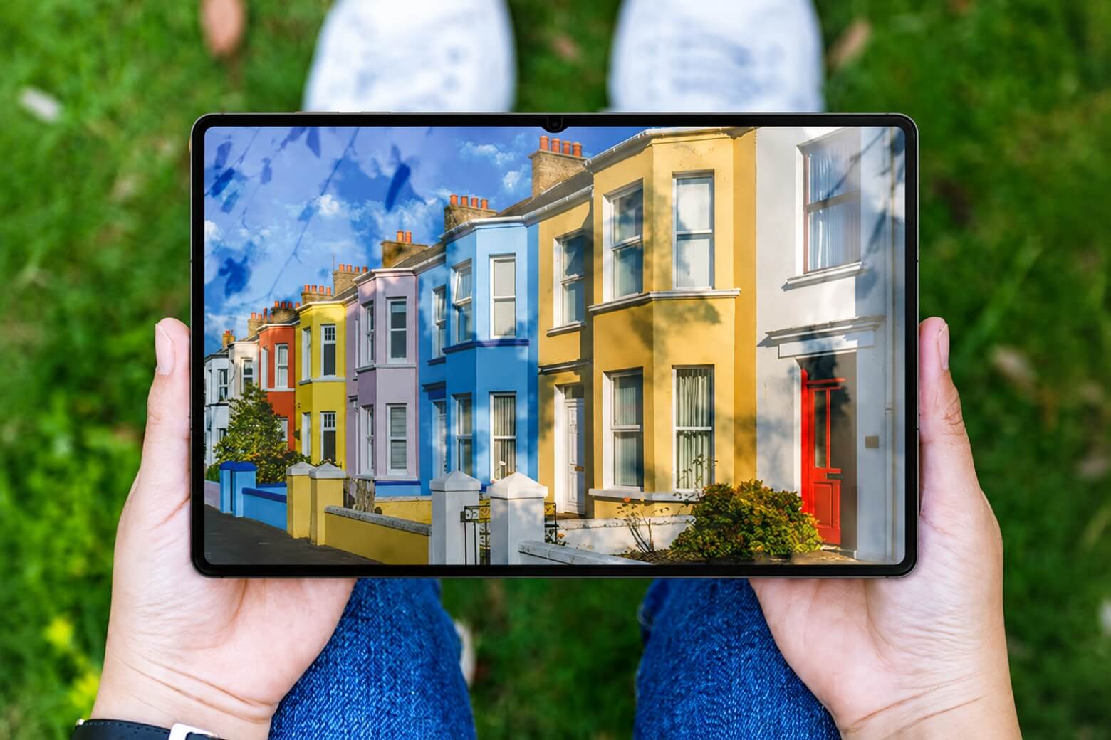 So sánh Samsung Galaxy Tab S11 Ultra và iPad Pro M5: Đâu là tablet thay thế laptop tốt? 14 So sánh Samsung Galaxy Tab S11 Ultra vs iPad Pro M5 phản chiếu