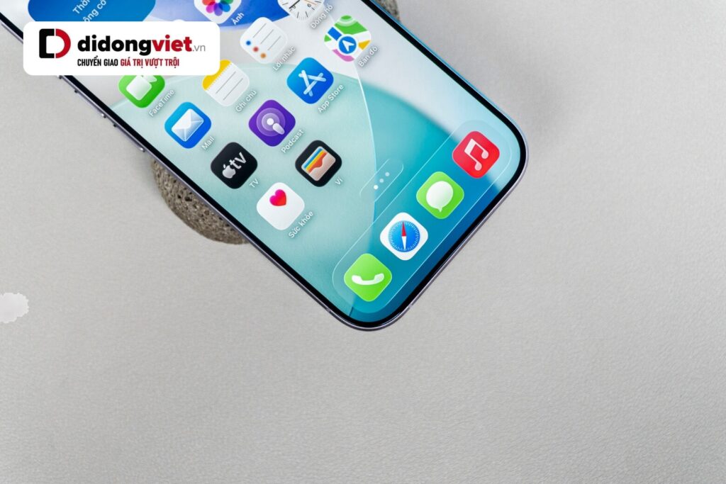 iPhone 17 lại có lợi thế lớn về tổng chi phí sở hữu nhờ độ bền ổn định và ít rủi ro hư hỏng trong quá trình sử dụng
