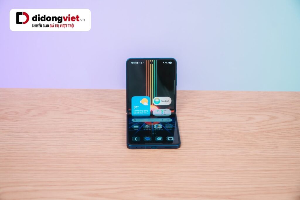 Z Flip7 tận dụng 12GB RAM và hệ sinh thái AI của Samsung để xử lý đa nhiệm
