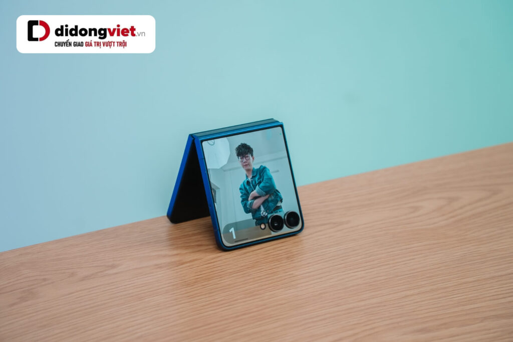 Z Flip7 nổi bật với camera 50MP, Flex Mode hỗ trợ quay chụp rảnh tay như tripod