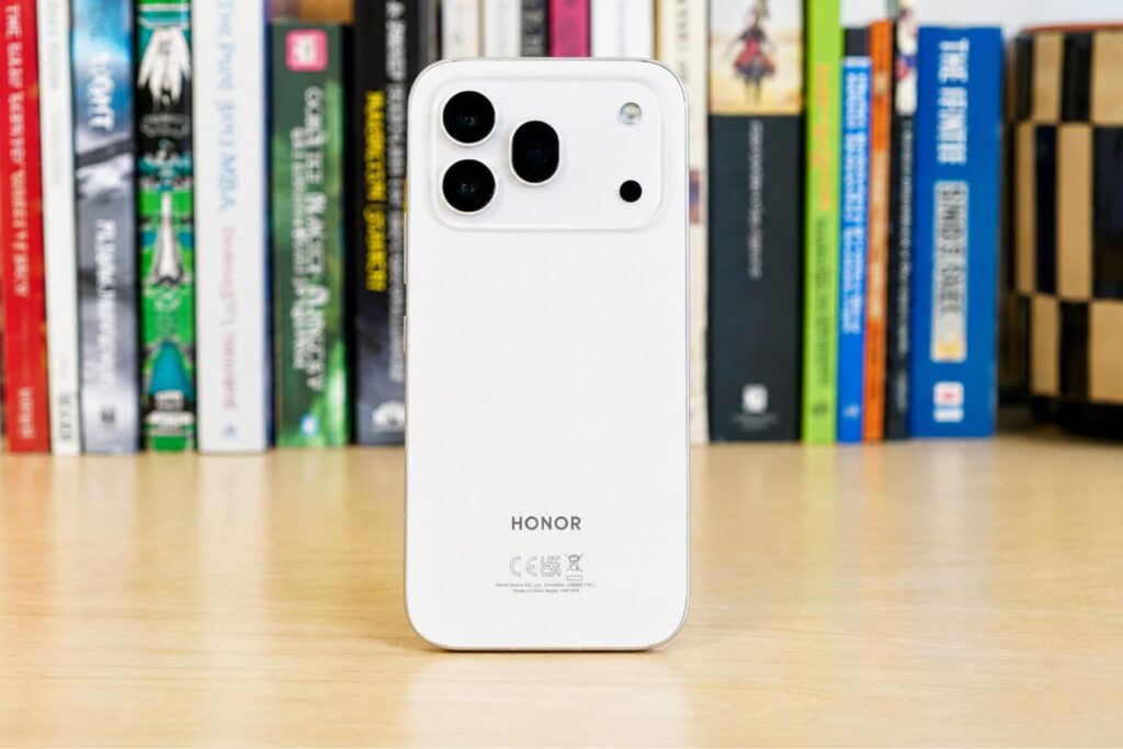 So sánh Samsung Galaxy S26 Plus và Honor 600 Pro: Bài toán cấu hình hay giá trị sử dụng thực tế? 11 so sánh samsung s26 plus và Honor 600 Pro