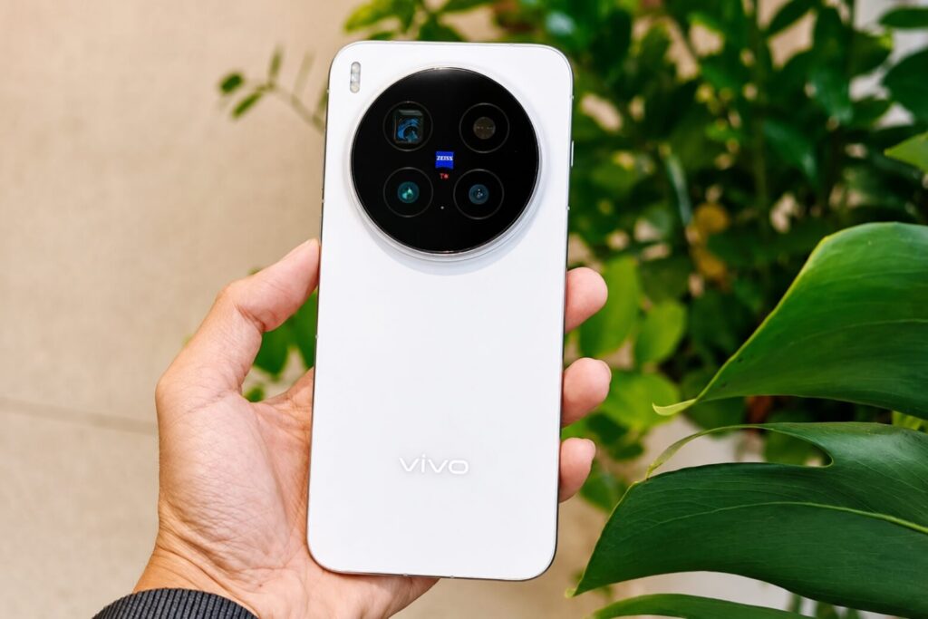 So sánh Samsung Galaxy S26 Ultra và vivo X300 Pro 5G: Lựa chọn flagship đa năng hay thiết bị nhiếp ảnh chuyên dụng 9 So sánh Samsung Galaxy S26 Ultra và vivo x300 pro 5g