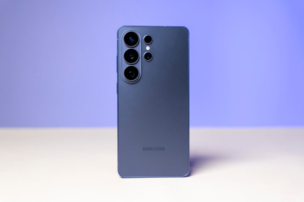 So sánh Samsung Galaxy S26 Ultra và vivo X300 Ultra: Chọn toàn diện hay phần cứng nhiếp ảnh cực đoan? 7 so sánh samsung s26 ultra và Vivo X300 Ultra