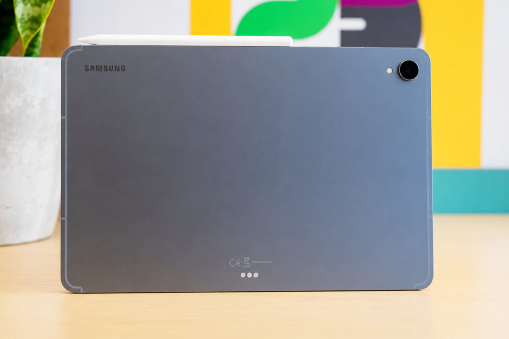 So sánh Samsung Tab S11 Wifi và iPad Air M4: Đánh giá thực tế từ góc nhìn người dùng 13 So sánh Samsung Tab S11 Wifi và iPad Air M4