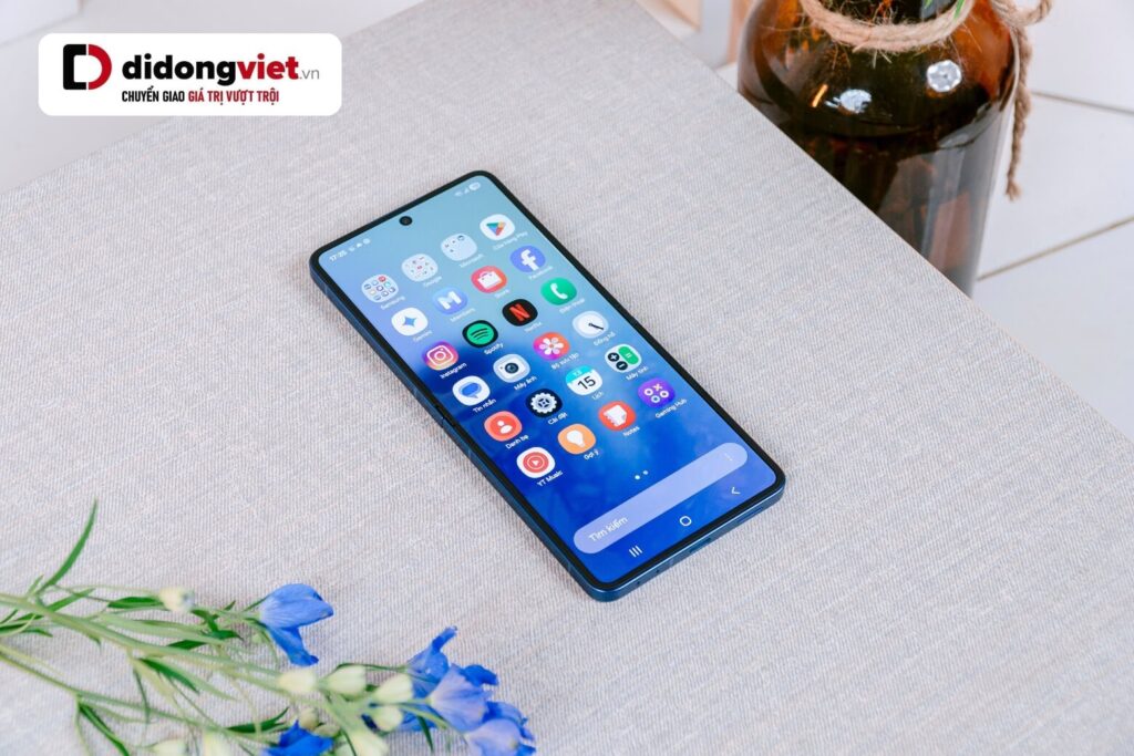 So sánh Samsung Z Flip7 và iPhone 16 Pro Max: Trải nghiệm thực tế và rủi ro rớt giá 12 so sánh Samsung Z Flip7 và iPhone 16 Pro Max