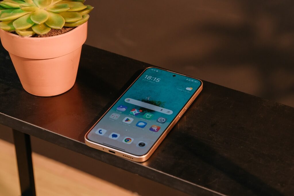 So sánh Xiaomi 15T 5G và OPPO Reno15 F 5G: Chọn hiệu năng đỉnh hay pin vô đối? 11 Xiaomi 15T 5G dẫn đầu trải nghiệm giải trí với màn hình AMOLED 1.5K sắc nét và độ sáng vượt trội