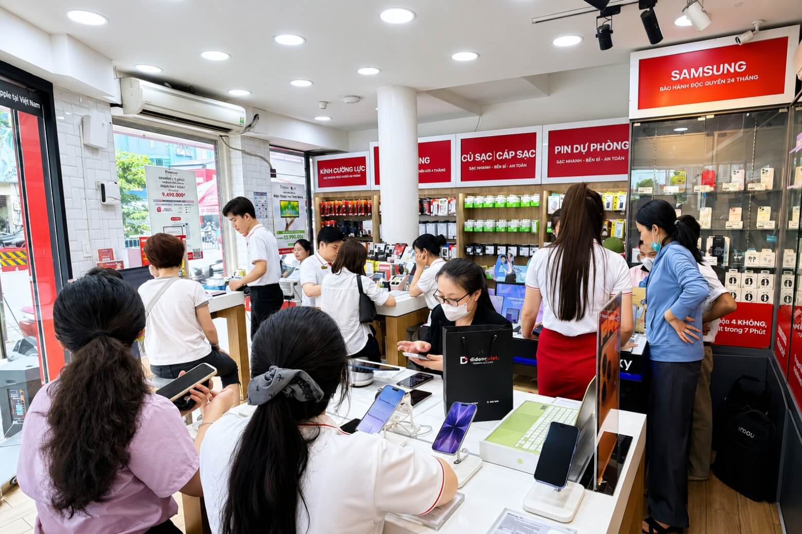 Trên tay iPhone 12: Trải nghiệm thực tế và rào cản thời lượng pin 12 Trên tay iPhone 12 chọn hệ thống uy tín
