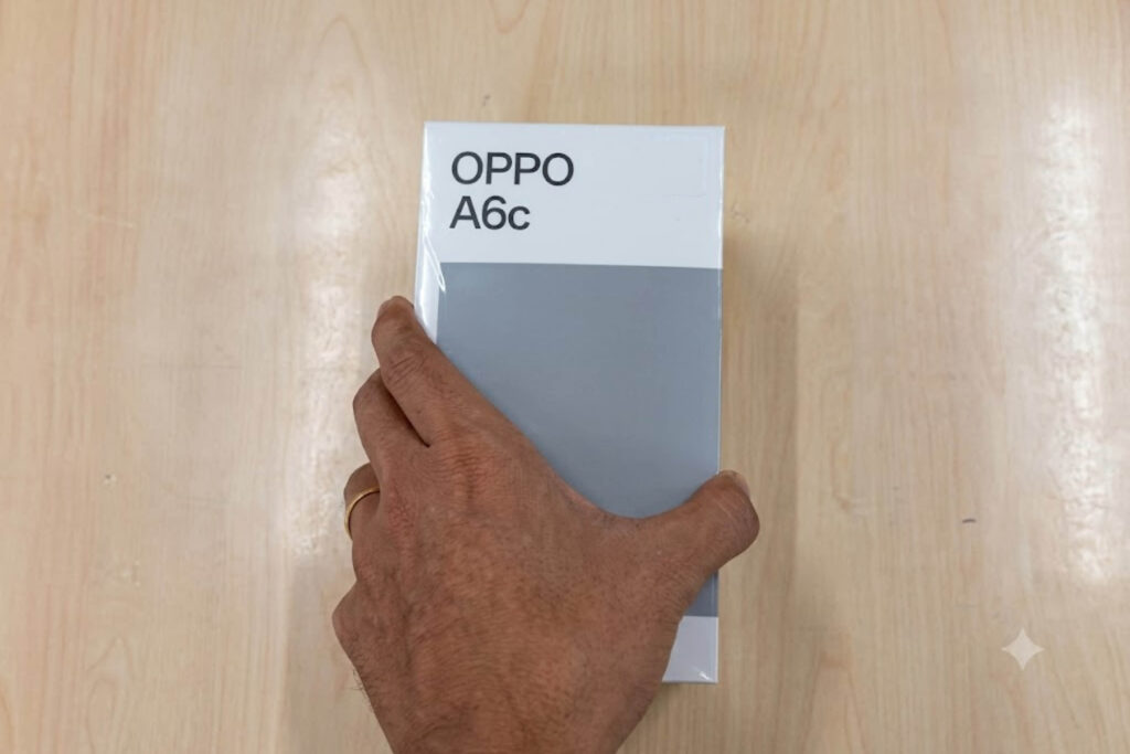 OPPO A6c đi kèm đầy đủ phụ kiện thiết yếu, sẵn sàng sử dụng ngay khi mở hộp.