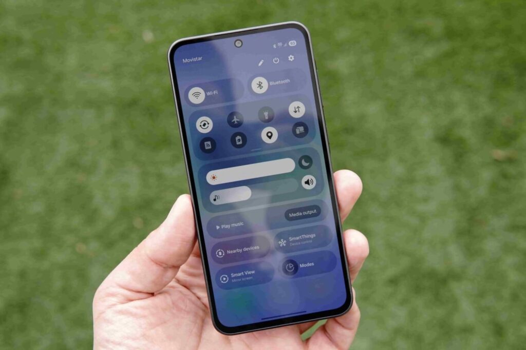Trên tay Samsung A56: Đánh giá thực tế trải nghiệm cầm nắm và sử dụng hằng ngày 6 Trên tay Samsung A56