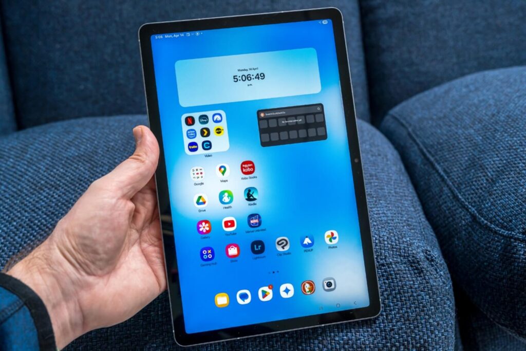 So sánh Samsung Galaxy Tab S10 FE và iPad A16: Nên mua máy nào tối ưu hơn? 8 Galaxy Tab S10 FE tối ưu chi phí học tập với S Pen IP68 tặng kèm
