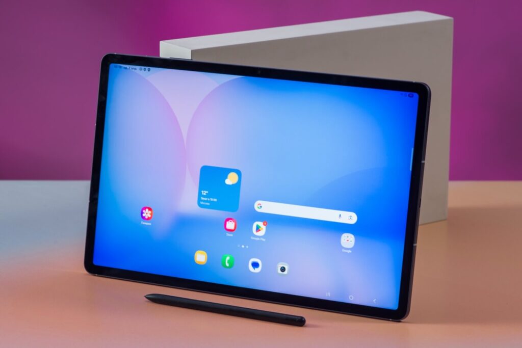 So sánh Samsung Galaxy Tab S10 FE và iPad A16: Nên mua máy nào tối ưu hơn? 10 Galaxy Tab S10 FE mang lại trải nghiệm học tập mượt mà hơn với màn hình 90Hz