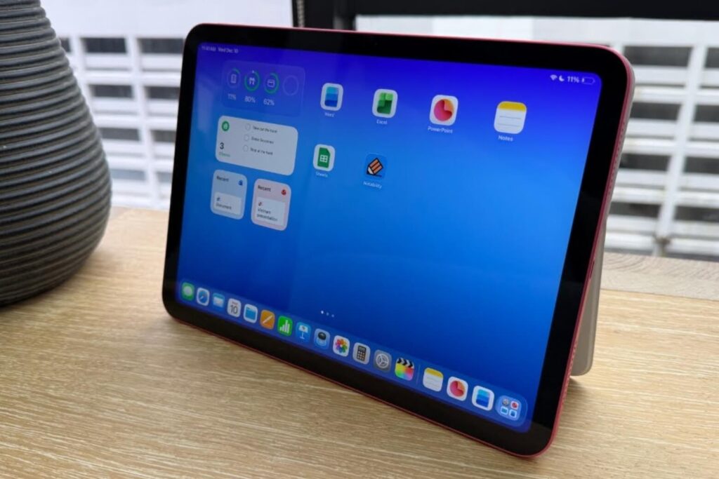 So sánh Samsung Galaxy Tab S10 FE và iPad A16: Nên mua máy nào tối ưu hơn? 11 iPad A16 hiển thị văn bản dọc tốt hơn nhờ tỷ lệ màn hình gần 4:3