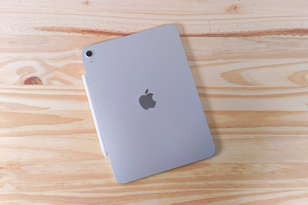 So sánh chi tiết iPad A16 và Samsung Galaxy Tab S9 về mức giá và hiệu năng 19 iPad A16 có giá khởi điểm thấp nhưng tổng chi phí thực tế sẽ tăng đáng kể khi phải đầu tư thêm Apple Pencil