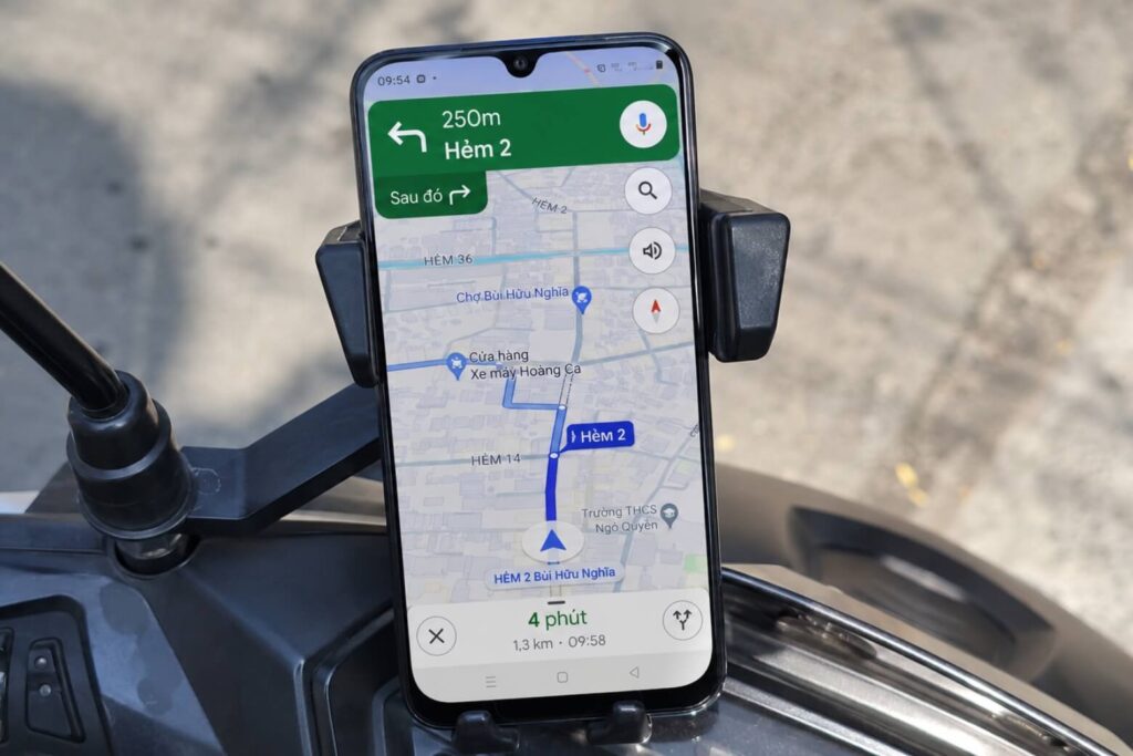 Có nên mua Xiaomi Redmi A7 để phục vụ chạy xe công nghệ cả ngày dài? 5 Tài xế công nghệ sử dụng màn hình lớn hiển thị bản đồ trên Xiaomi Redmi A7