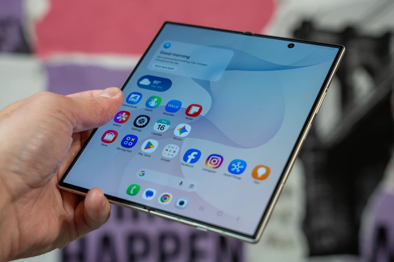 Đánh giá màn hình Samsung Z Fold8 Ultra: Có thật sự vượt trội trong phân khúc? 12 Màn hình lớn đáp ứng tốt nhu cầu làm việc, sáng tạo và giải trí chuyên sâu