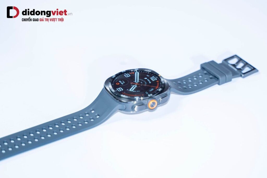 Đánh giá thời lượng pin thực tế trên Samsung Galaxy Watch Ultra2 8 Galaxy Watch Ultra 2 hỗ trợ sạc nhanh an toàn với cơ chế kiểm soát nhiệt, tối ưu thời gian nạp pin và độ bền thiết bị.