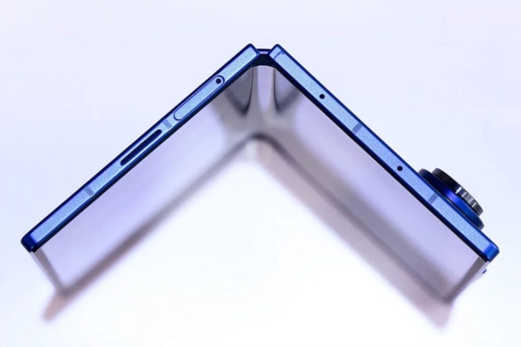 Rò rỉ đánh giá Samsung Galaxy Z Fold8 Wide: Trải nghiệm không nếp gấp và chi phí sở hữu 6 Bản lề được tinh chỉnh giúp nếp gấp phẳng hơn, thao tác đóng mở chắc chắn và mang lại cảm giác hoàn thiện cao cấp.