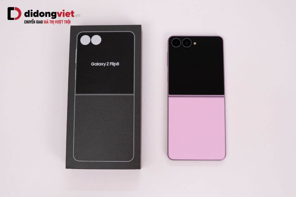 Samsung Z Flip8 có mấy màu? Đánh giá thực tế và bài toán kinh tế lên đời 10 Hồng Rosé nổi bật, tôn trọn FlexWindow viền mỏng 1.25mm đầy cá tính.