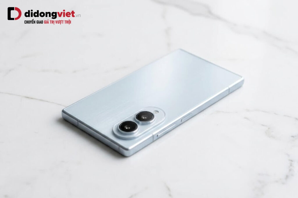 Samsung Z Fold8 Wide có mấy màu? Tư vấn chọn màu sắc theo bảng màu rò rỉ 10 Trắng Cream – sắc trắng kem tinh tế, hạn chế bám vân tay và giúp thiết bị luôn giữ vẻ mới mẻ.