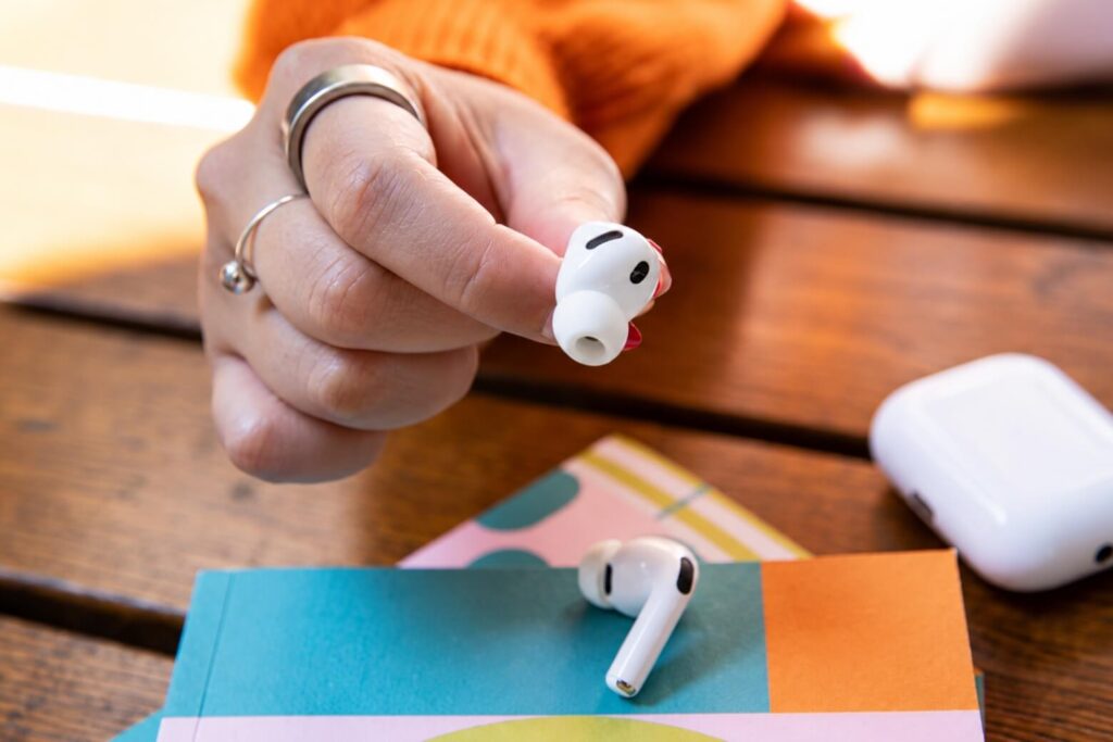 So sánh AirPods Pro 3 và AirPods Pro 2: Khi nào nên lên đời, khi nào nên giữ lại? 8 So sánh AirPods Pro 3 vs AirPods Pro 2