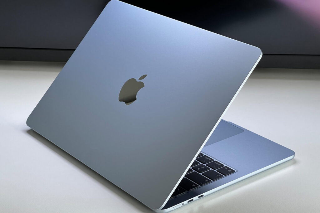 So sánh MacBook Air M5 và MacBook Pro M4 dựa trên nhu cầu sử dụng thực tế 15 MacBook Air M5 đáp ứng tốt hầu hết nhu cầu học tập và làm việc.