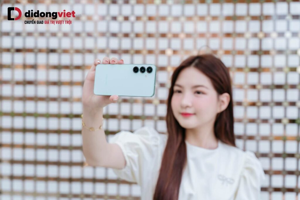 So sánh OPPO A5i Pro và Samsung Galaxy A25: Nên chọn màn hình rực rỡ hay viên pin cày cuốc? 6 So sánh OPPO A5i Pro và Samsung Galaxy A25